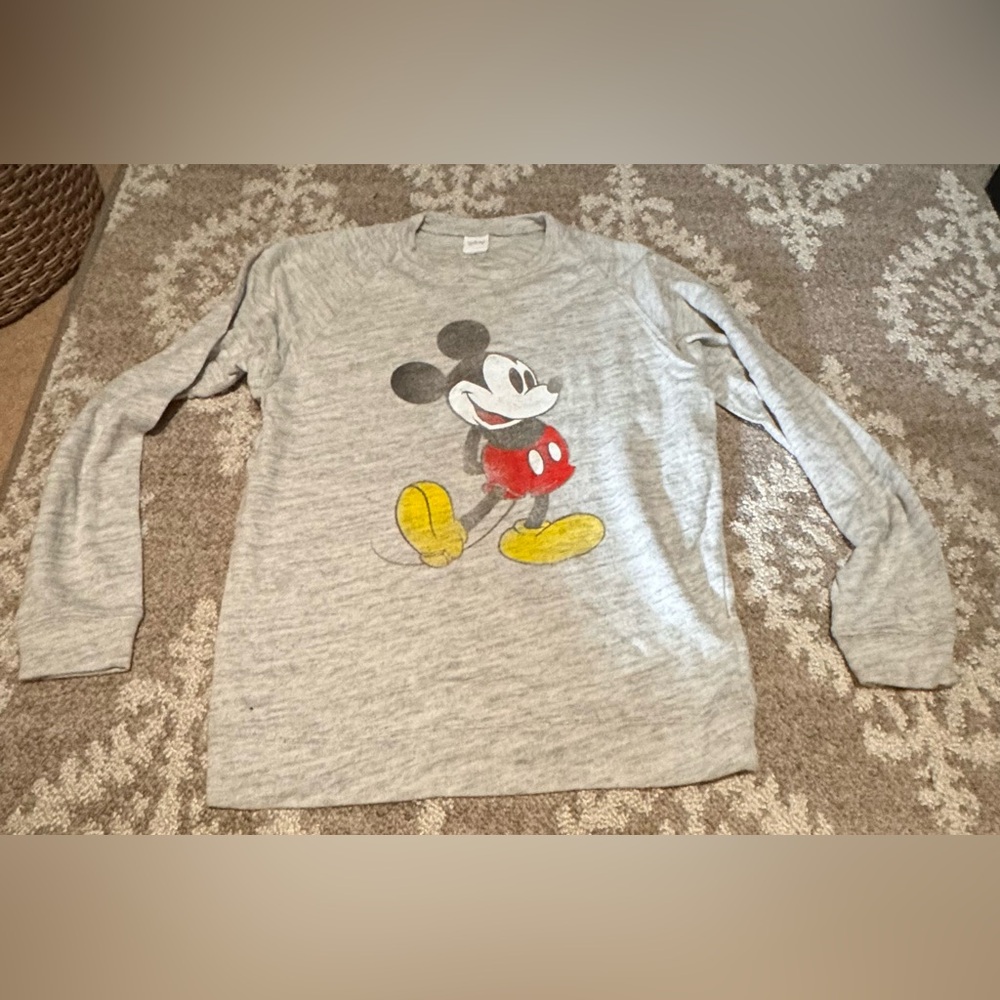 Mickey Mouse Sweater, Medium ⭐️